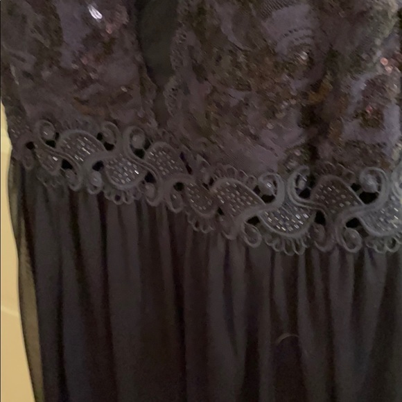 Long navy blue prom dress with lace and two slits - Picture 5 of 6